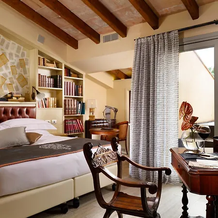 Sull'arno מלון 5*